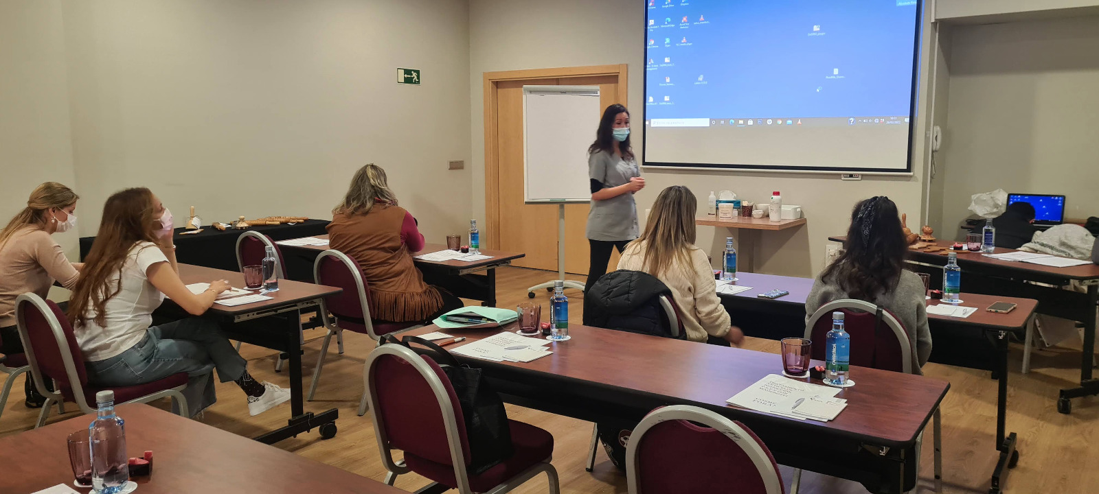 curso-maderoterapia-profesora